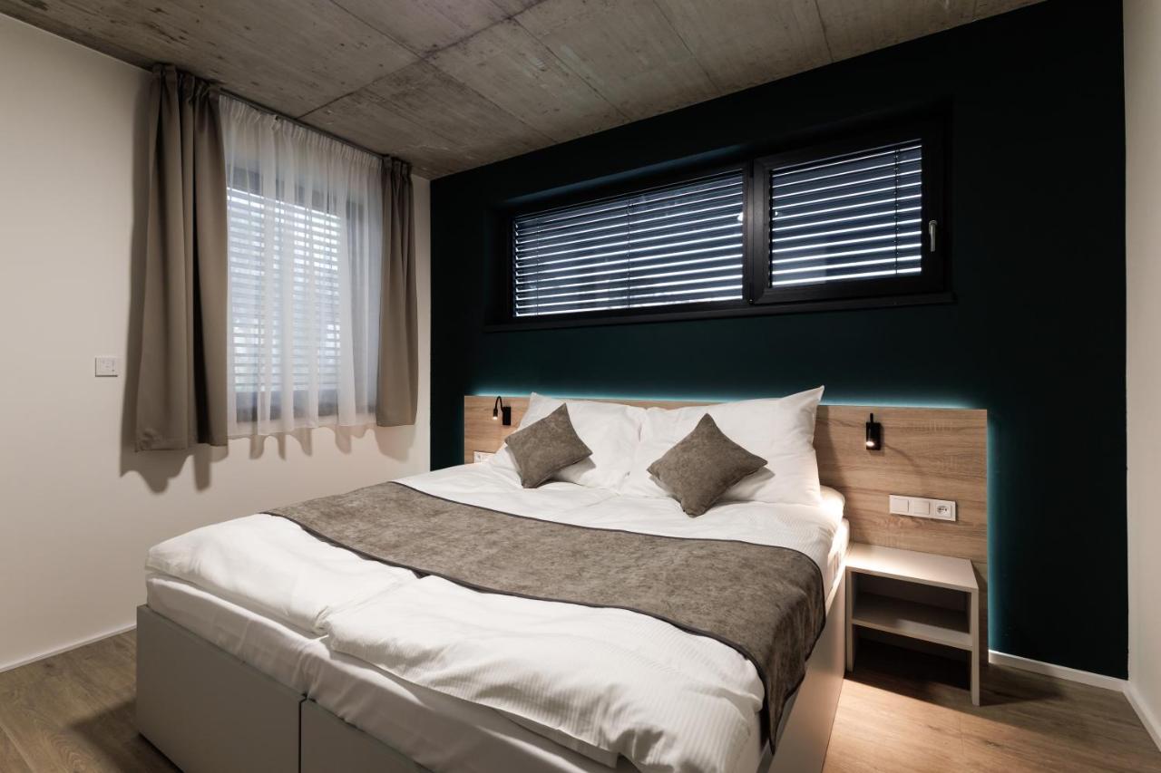 Aparthotel Na Klenici มลาดาโบเลสลัฟ ภายนอก รูปภาพ